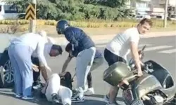 Motosiklet sürücüsü yola savruldu