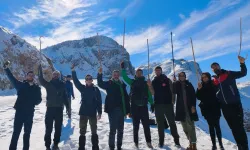 Batman'da Harrut Yaylası'na karlı yolda 4 saatlik tırmanış