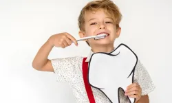Çocuklarda elektrikli diş fırçası dikkat istiyor