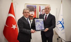 YÖK Başkanı Özvar İzmir'de rektörlerle buluştu