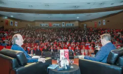 Keçiören'de Ahmet Özhan konser ve söyleşisine yoğun ilgi