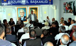 İYİ Parti GİK üyesi Nusret Acur, Erzurum'da partililer ile buluştu.