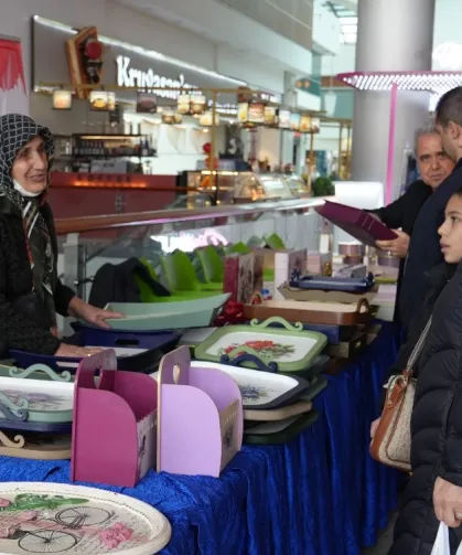 Keçiören'de konukevi sakinlerinden el emeği sergisi