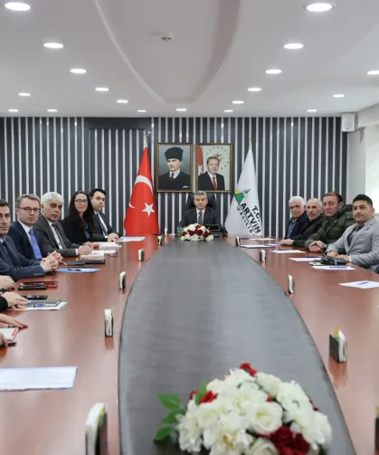 Artvin'de Vali Ergün muhtarların sorunlarını dinledi