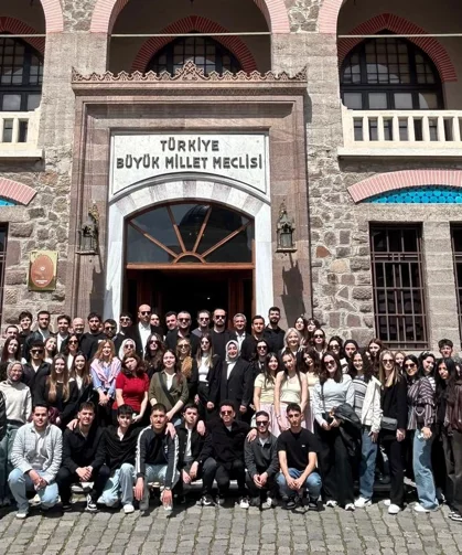 İzmitli öğrenciler Ankara'da motivasyon depoladı