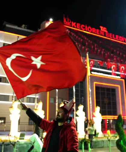 Keçiören'de kupa coşkusu dev ekrandan takip edildi