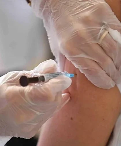 Yaşlanan nüfusta aşılamanın önemi artıyor... 65+ yaş aşıları hayati önemde