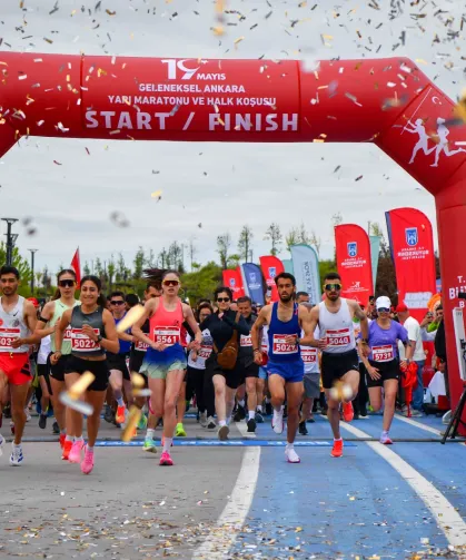 Ankara ATA Çiftliği'nde binlerce sporcu koştu