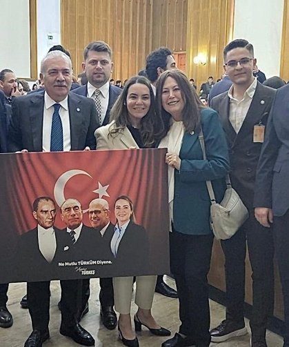 Gebze’li İYİ Gençlerden Ayyüce Türkeş’i duygulandıran tablo