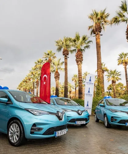 İzmir'in elektrikli araç filosuyla 25 milyon lira tasarruf