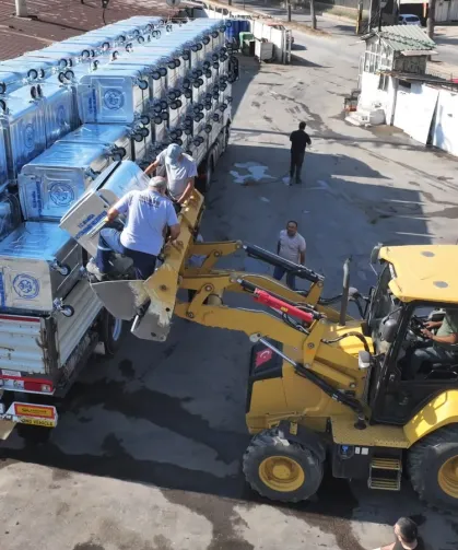 Manisa Büyükşehir'den ilçelere çöp konteyneri desteği
