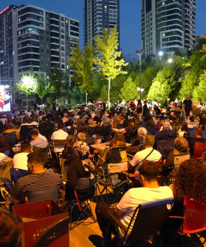 Keçiören'de açık hava sinema keyfi