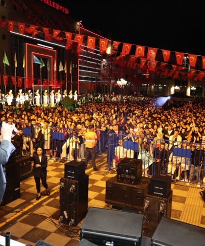 Keçiören'de 'Zafer' coşkusu meydanlara sığmadı