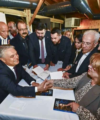 Başkan Uysal'ın Ankara Kitap Buluşması'na yoğun ilgi