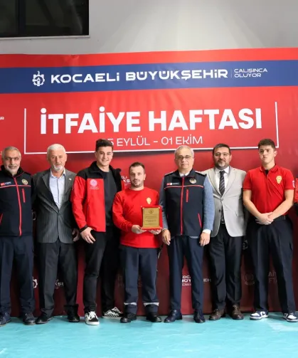 Kocaeli'de Genel Sekreter Baraçlı'dan itfaiye personeline teşekkür ziyareti