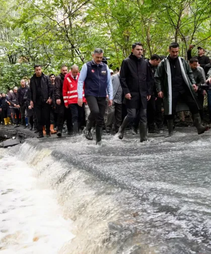Bakan Kurum'dan Ayazağa'da sel açıklaması... Önce afetin izlerini kaldıracağız