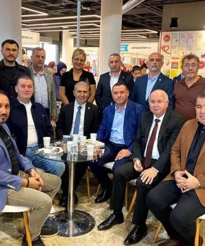 Kocaeli Kitap Fuarı'nda Yüksel Ercan'a büyük ilgi
