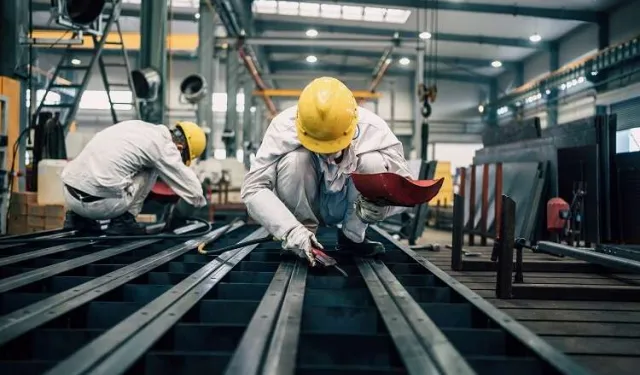 Ücretli çalışan sayısı Ağustos'ta arttı... Ticaret-hizmet sektörü lider