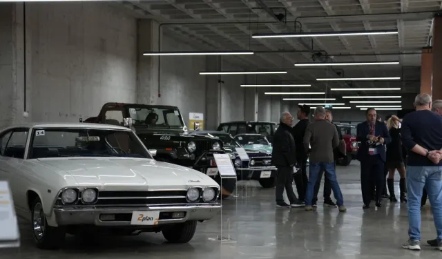 Klasik otomobil müzayedesine yoğun ilgi