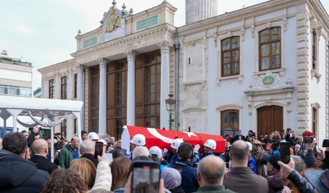 Usta tiyatrocu Haldun Dormen son yolculuğuna alkışlarla uğurlandı