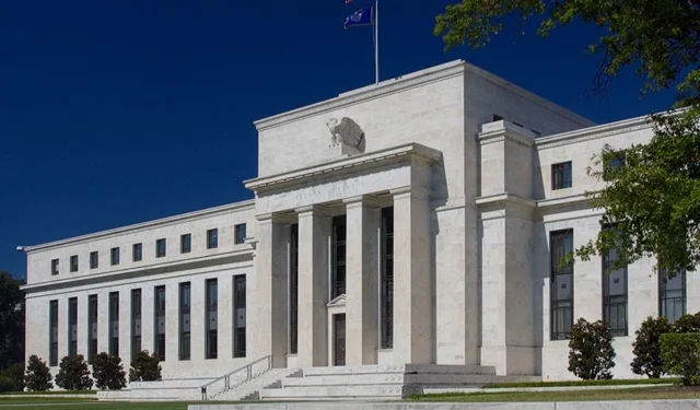 Fed faizi sabit tuttu! Powell'dan 'yüzde 2 enflasyon hedefi' vurgusu