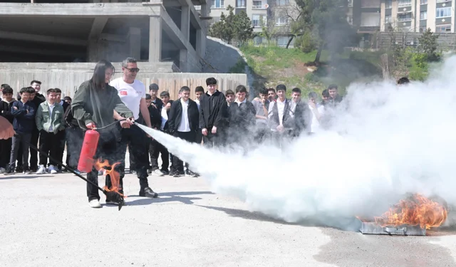 Keçiören'de gençlere afet bilinci