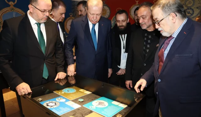 Cumhurbaşkanı Erdoğan, nadir cep saatlerini inceledi