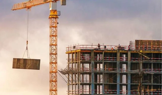 İnşaat üretimi yıllık arttı, aylık geriledi