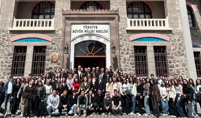 İzmitli öğrenciler Ankara'da motivasyon depoladı