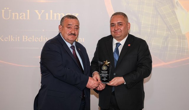 Gümüşhanelilerden, Dr.Mesut Özarslan’a “Değer Katanlar” plaketi