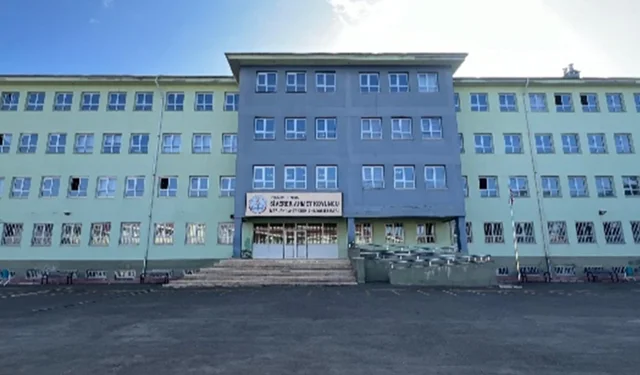 Lisede silahlı saldırı:16 yaralı