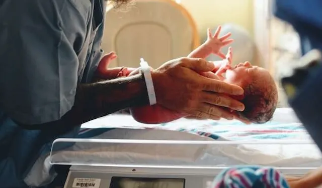 2025'te doğurganlık hızı 1,42'ye geriledi... En yüksek doğurganlık 3,15 çocuk ile Şanlıurfa oldu