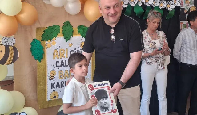 Öğrenciler karnelerine kavuştular
