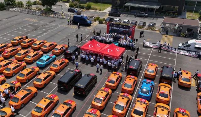İstanbul'da 253 taksilik 'Demokrasi Konvoyu'