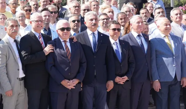 Bursa'da 6 Belediye Başkanı CHP'den istifa ederek YENİ Parti'ye katıldı