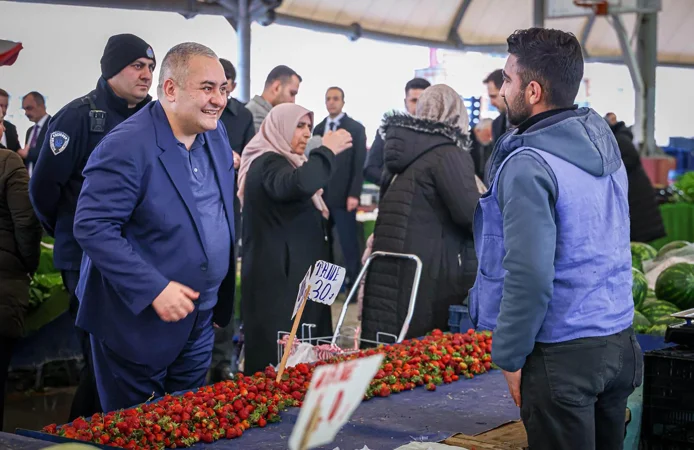 Keçiören'de Başkan Özarslan'dan pazaryeri ziyareti