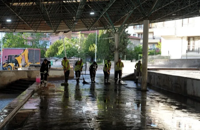 Keçiören'de kurban kesim alanları temizlendi