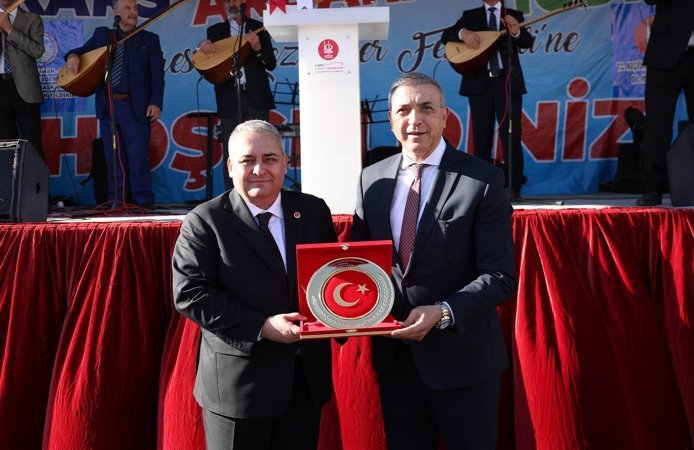 Başkan Özarslan, Yöresel lezzetler festivalini ziyaret etti