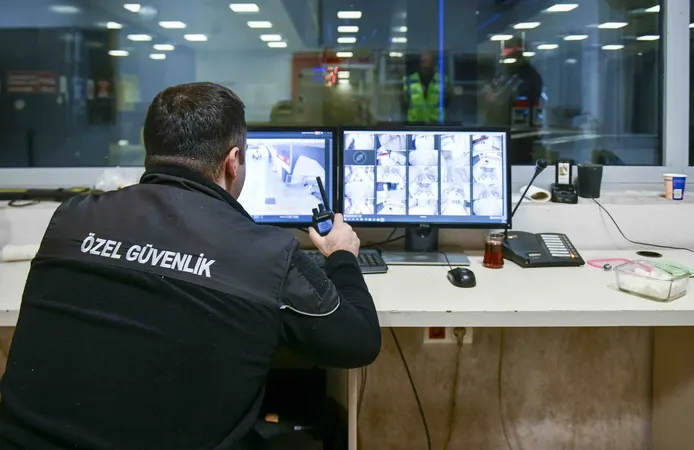 Ankara'da yürüyen merdivenlere sirenli uyarı sistemi