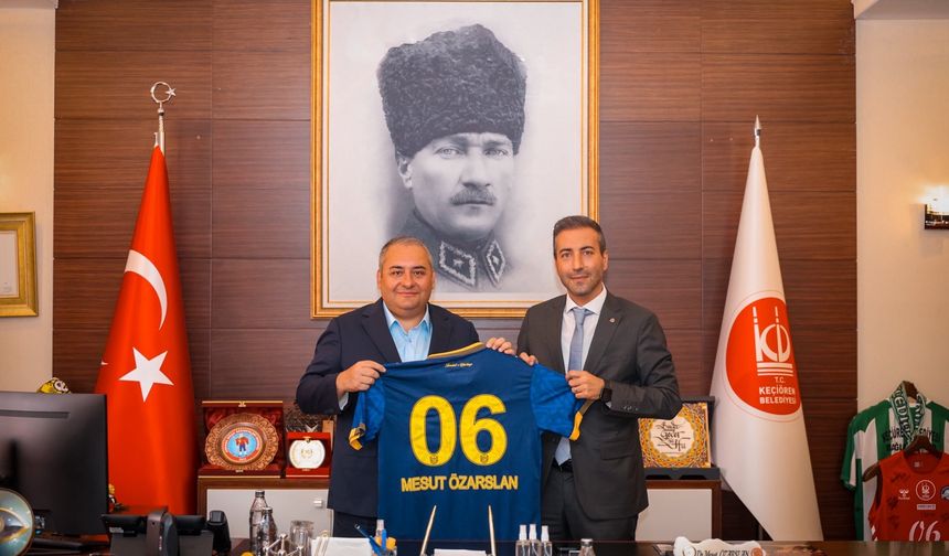 Keçiören Belediye Başkanı Dr.Mesut Özarslan 1 yıllık maaşını Ankaragücü'ne bağışladı.