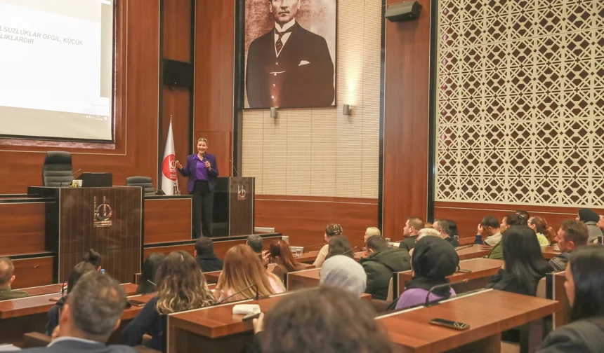 Keçiören Belediyesi'nde personele 'etik' eğitimi