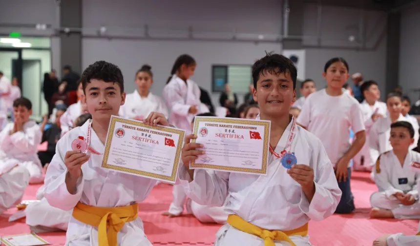 Keçiören'in sporcuları Karate Kuşak Sınavında ter döktü
