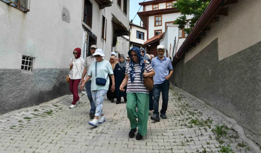 Başkentliler ücretsiz Kent Gezileri ile Ankara'yı keşfediyor