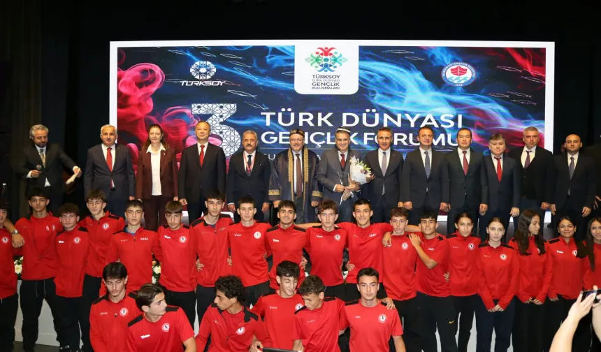 Türk Dünyası'nın gençleri Trabzon'da buluştu