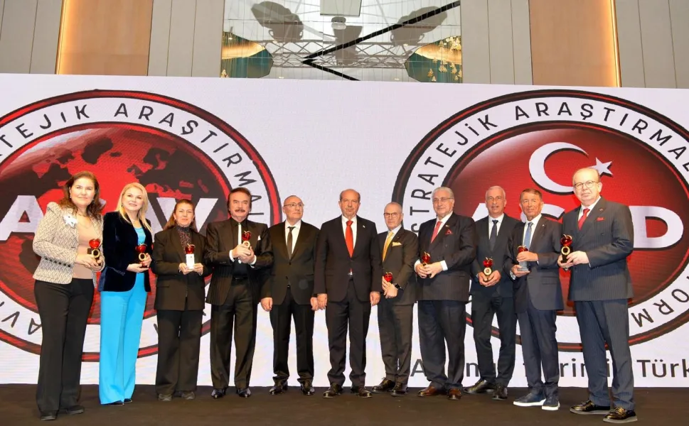 Kızıl Elma Ödülleri sahiplerini buldu