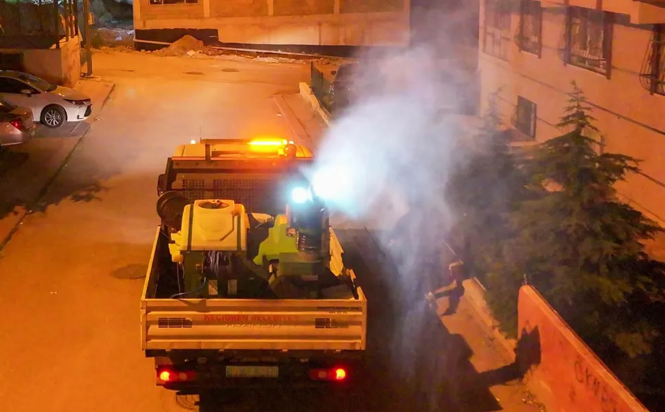 Keçiören'de gece gündüz ilaçlama
