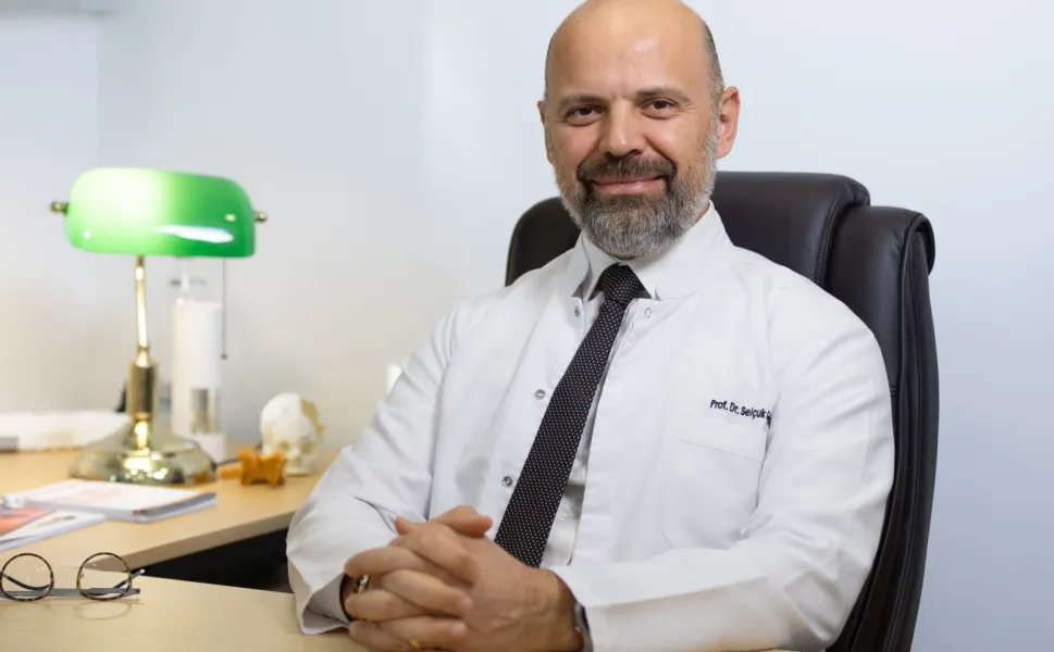 Akıllı telefonlar boyun fıtığı sebebi