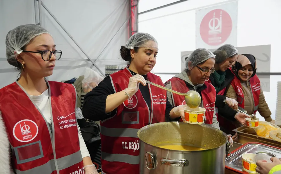 Keçiören'de sıcak aş ve kumanya ikramı