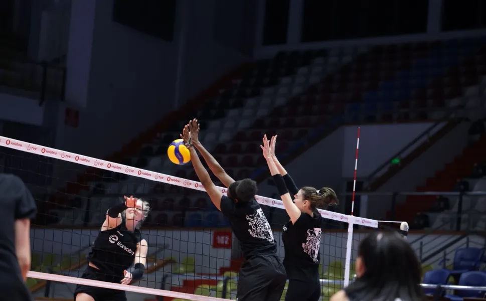 Eczacıbaşı Dynavit İzmir deplasmanında