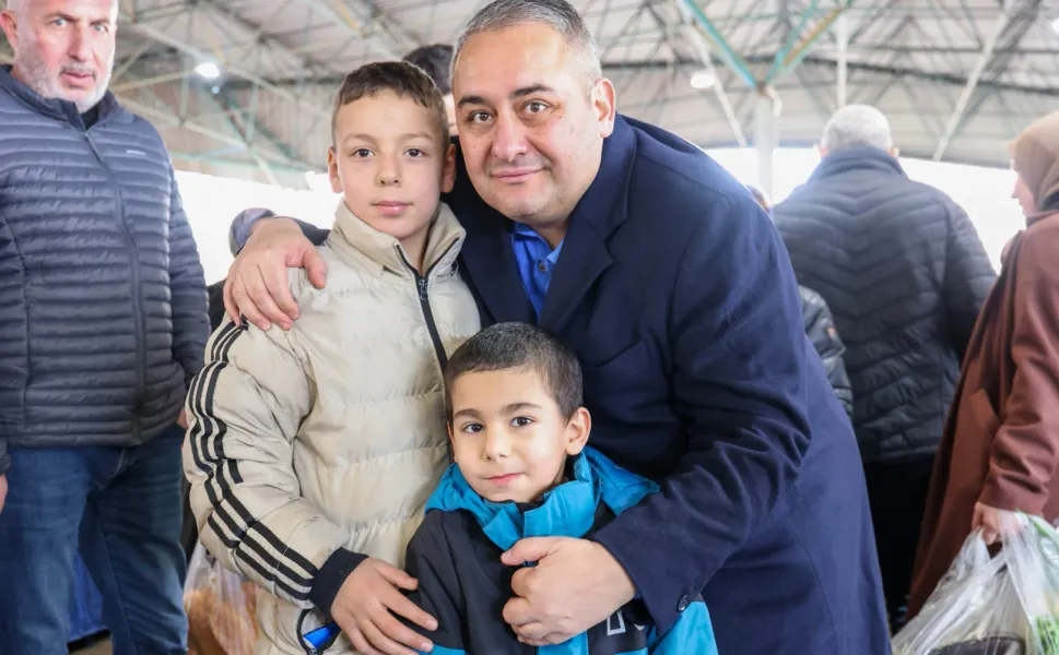 Keçiören Ufuktepe Semt Pazarı'nda Başkan Özarslan ilgisi